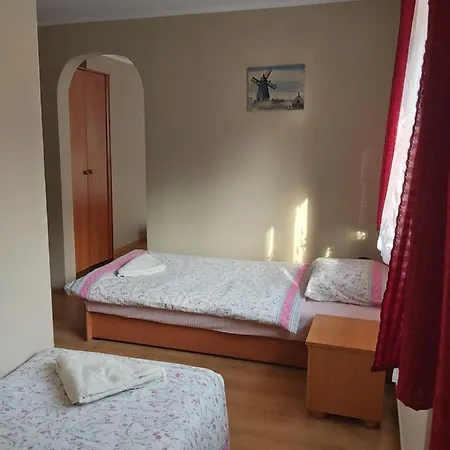 Pokoje Goscinne Kaja Kudowa Zdroj Exterior photo